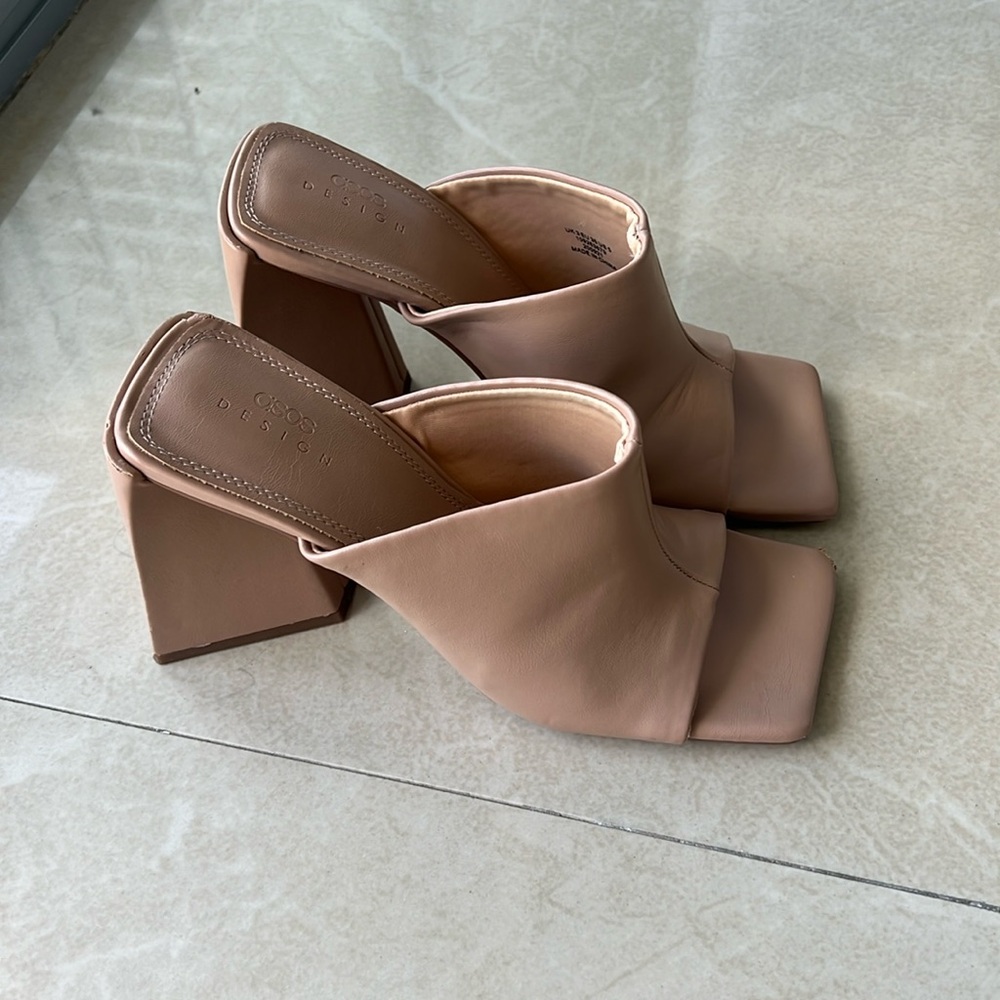 Tan square toe block chunky heel mules size 5 | y2k neutral chic retro style